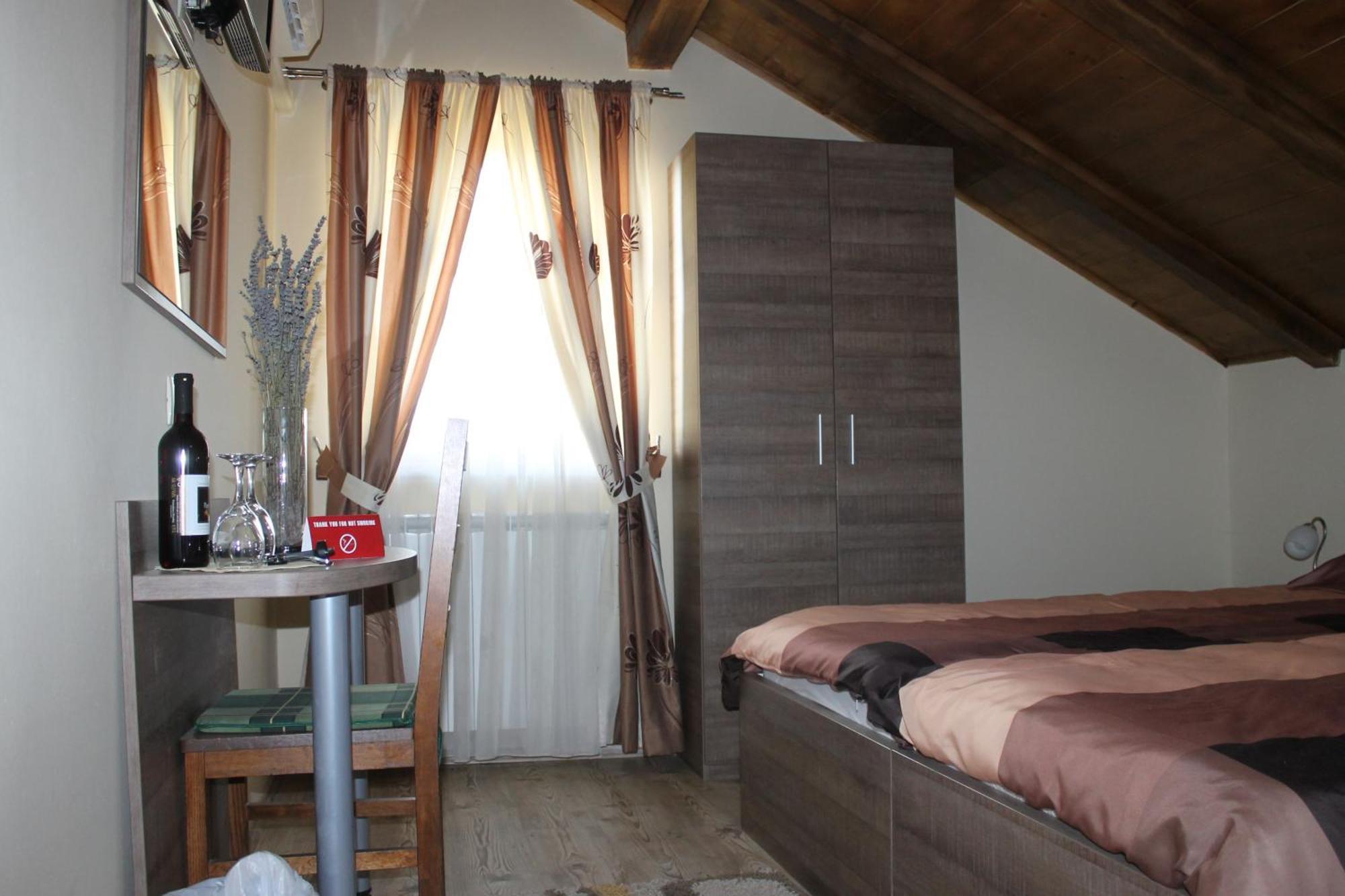 Rooms & Apartment Vinia Bjelovar Room photo