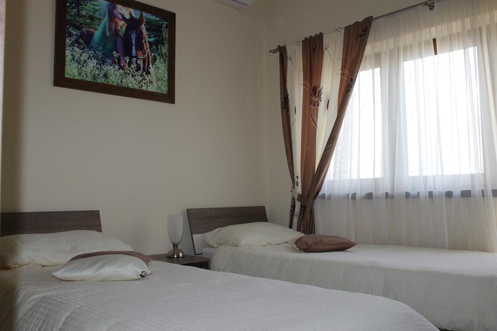 Rooms & Apartment Vinia Bjelovar Room photo